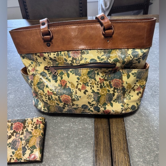 Floral Print Tote Bag with Brown Trim - Floral - Picture 4 of 8